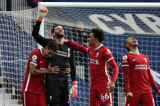 Alisson Becker dedicates his goal to his father