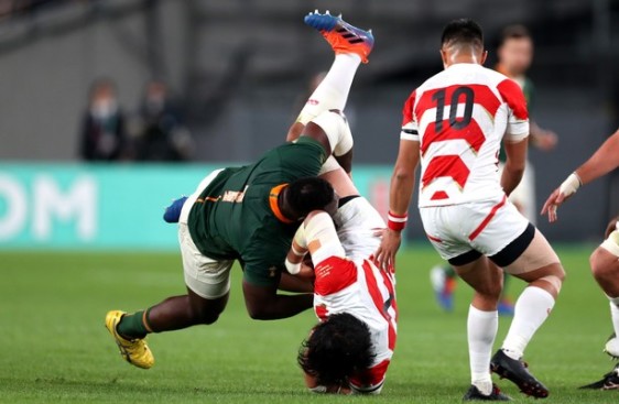 Tendai Mtawarira tackle South Africa vs Japan Rugby World Cup 2019 Springboks