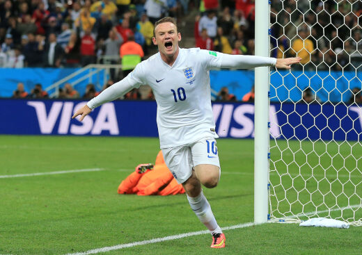 Rooney celebrating his goal against Iceland
