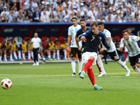 Antoine Griezmann from the spot vs Argentina