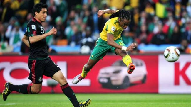 Ricardo Osorio (Left) Siphiwe Tshabalala(Right). Goal for all Africa