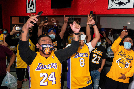 LA Lakers fans