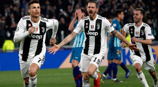Juventus celebrating goal scored by Ronaldo