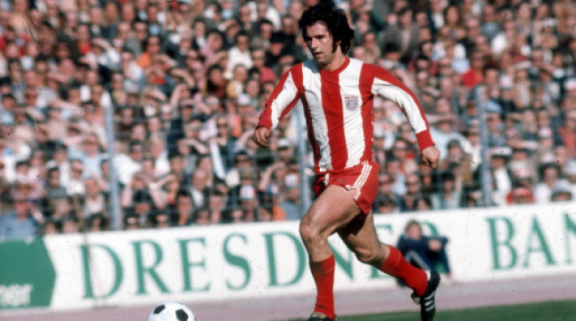 Gerd Muller in action for Bayern Munch