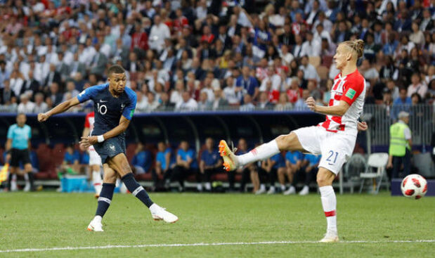 Mbappe makes it 4-1 for France!