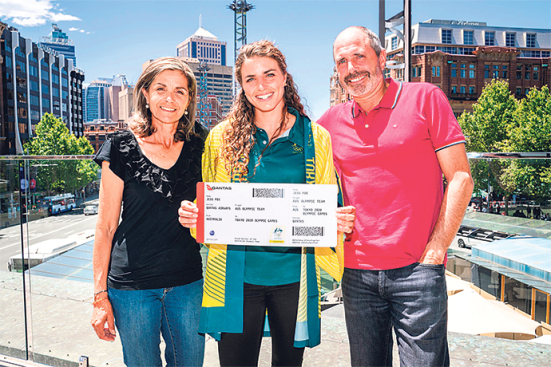 Jessica Fox with her parents