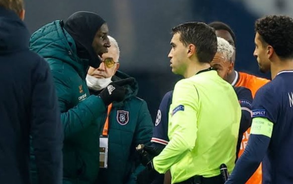 Demba Ba confronting the fourth official