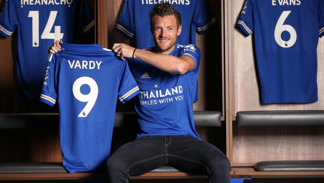 Vardy signing for Leicester City